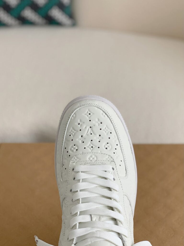 Sneaker