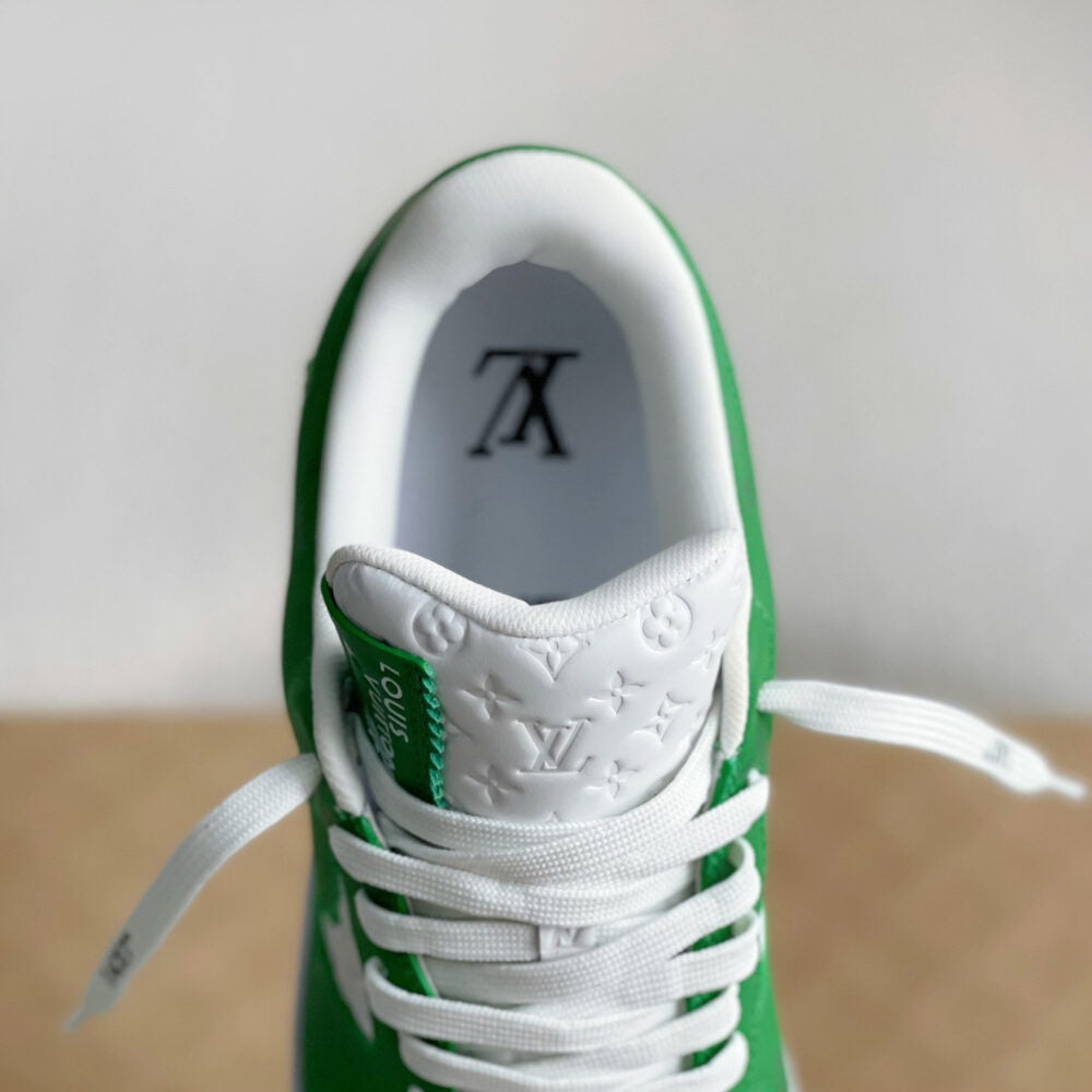 Sneaker