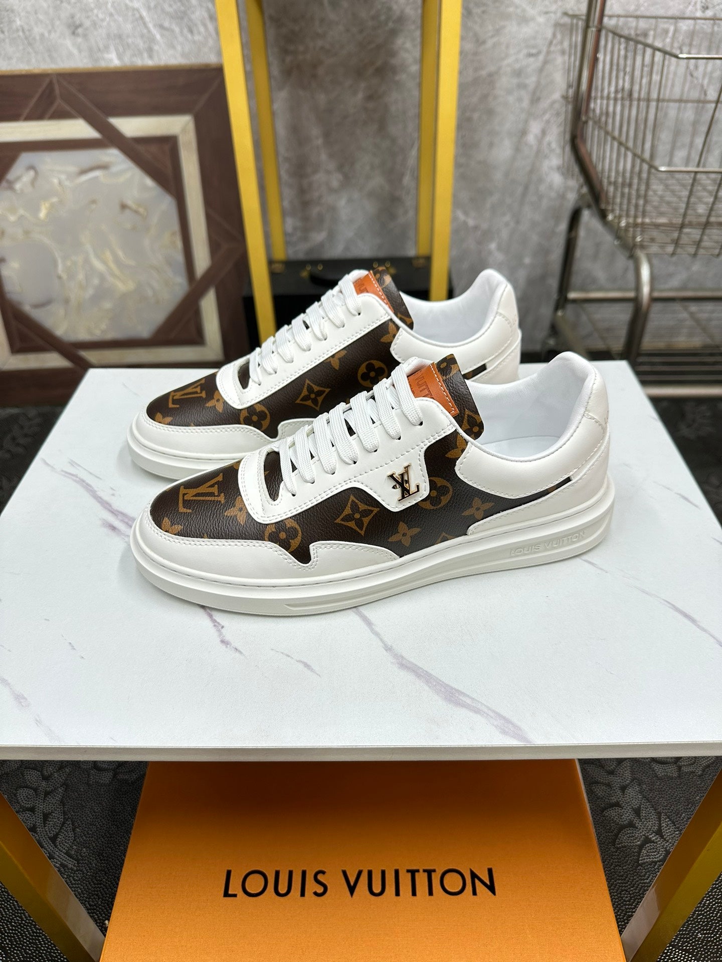 Sneakers