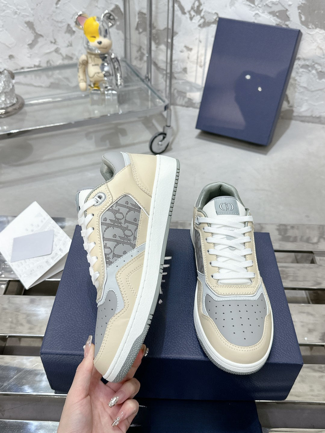 Sneakers