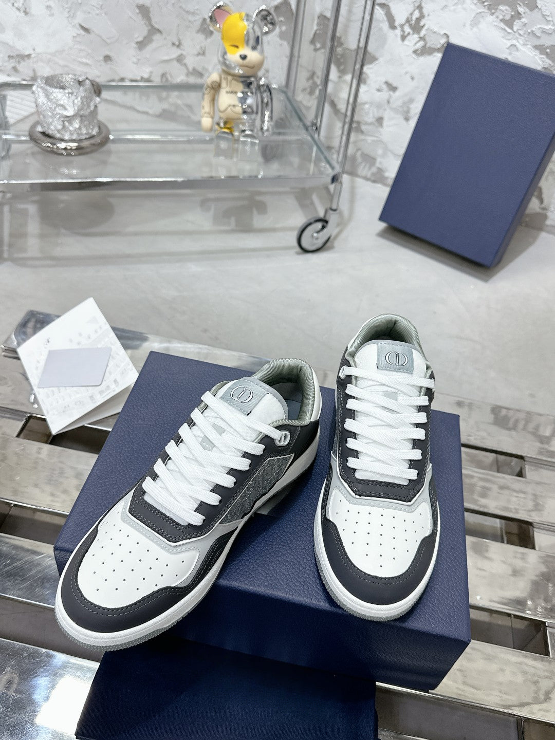Sneakers