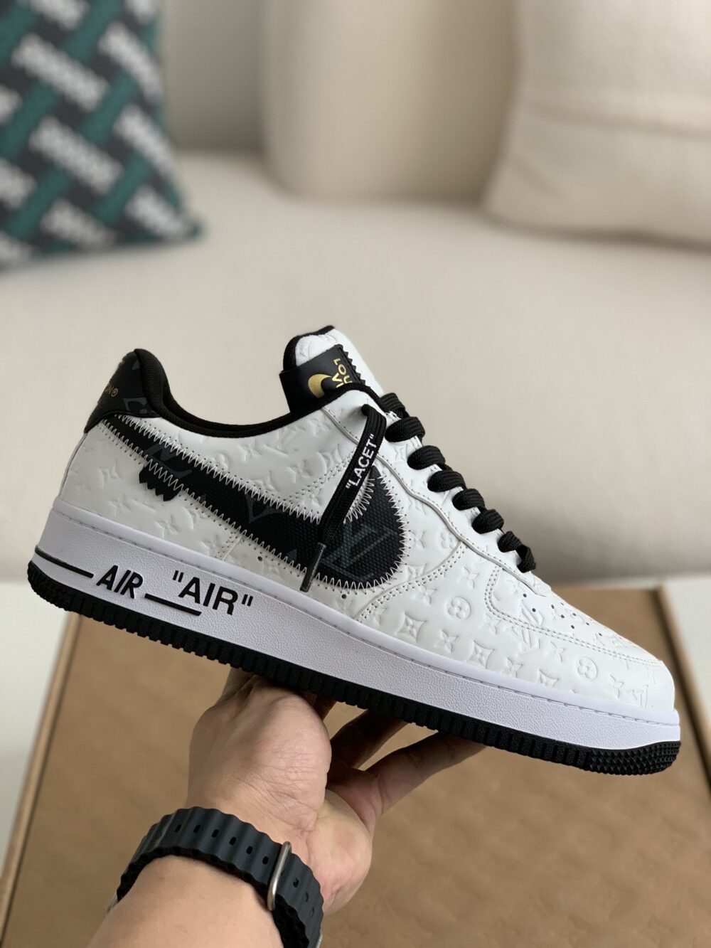 Sneaker