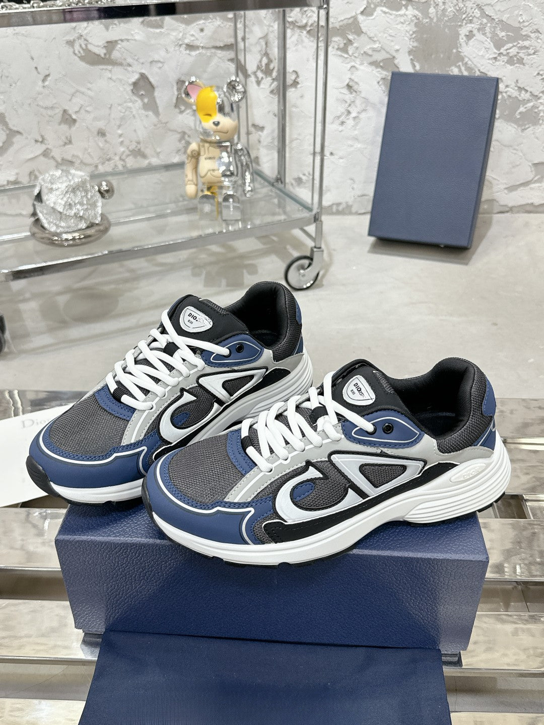 Sneakers