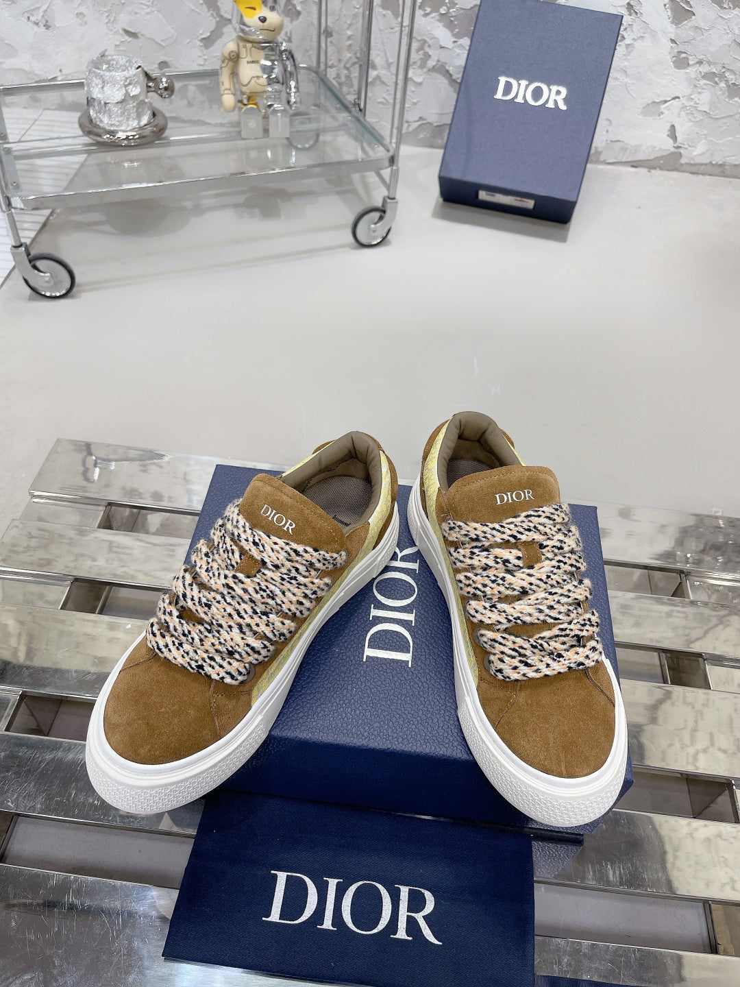 Sneakers