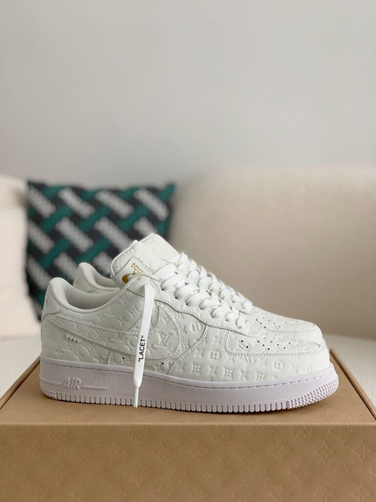 Sneaker