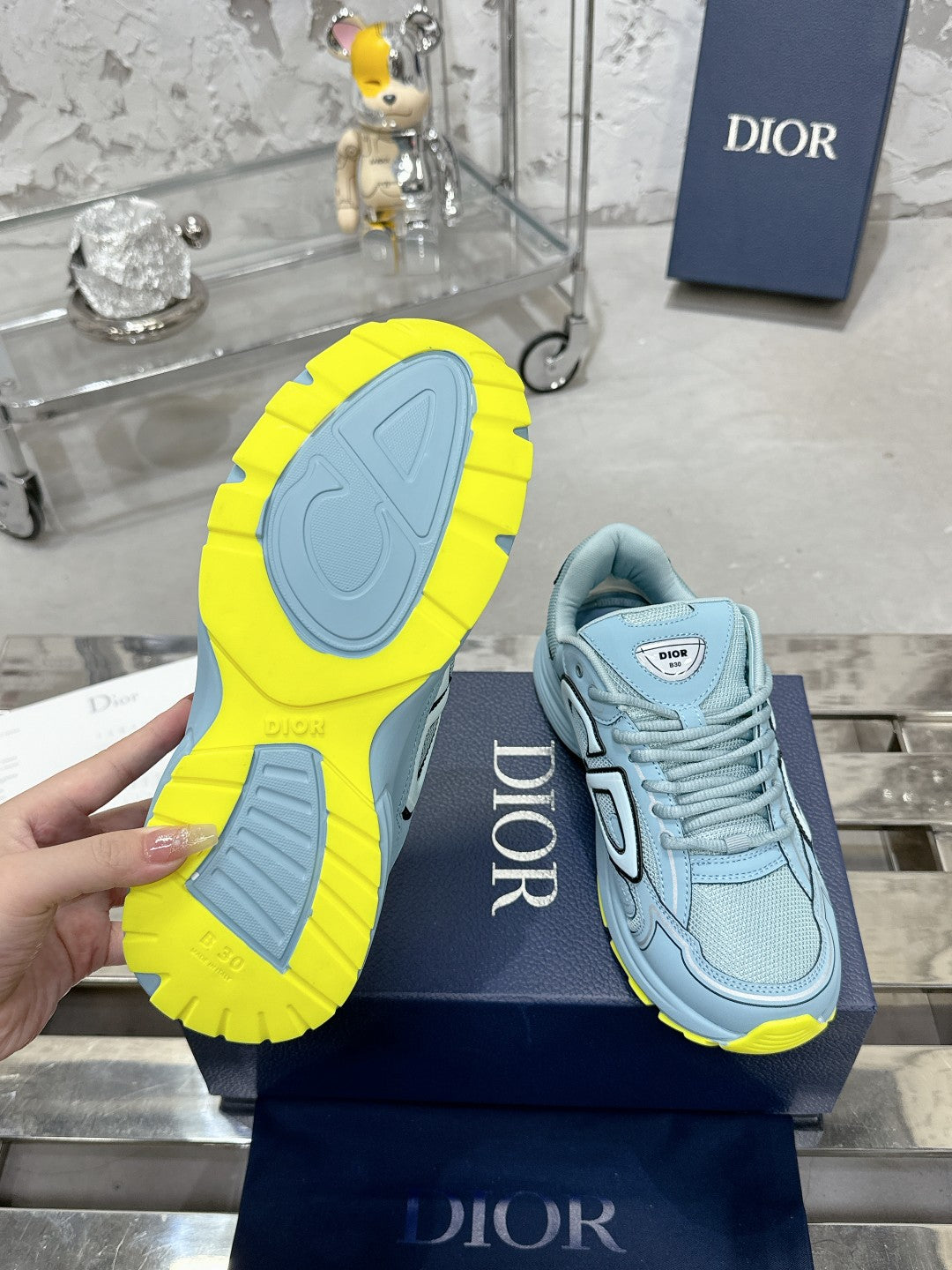 Sneakers