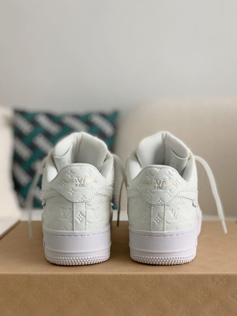 Sneaker
