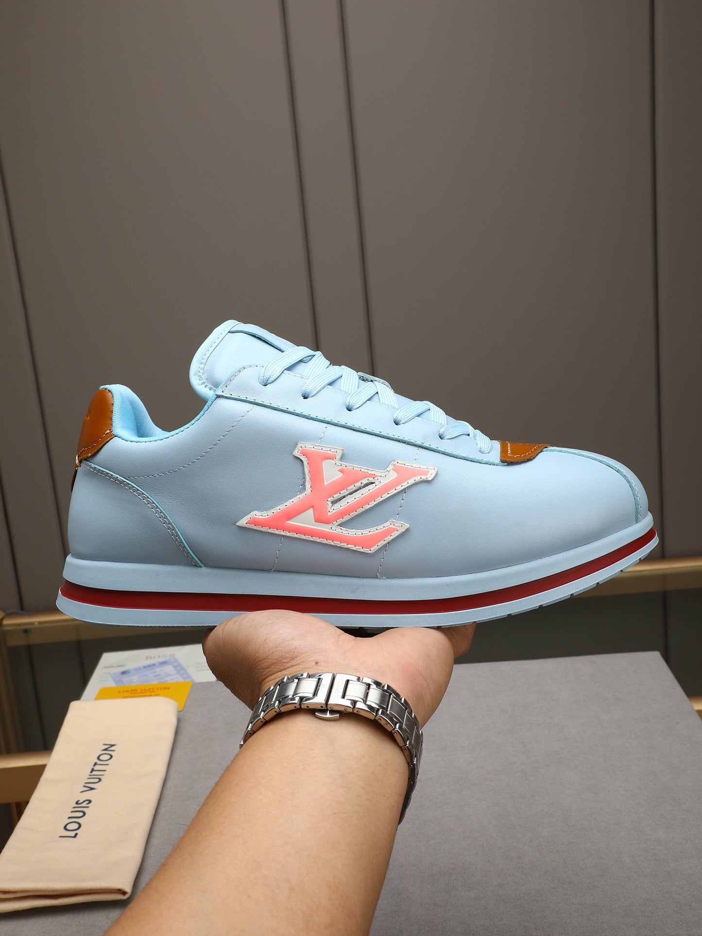 Sneakers