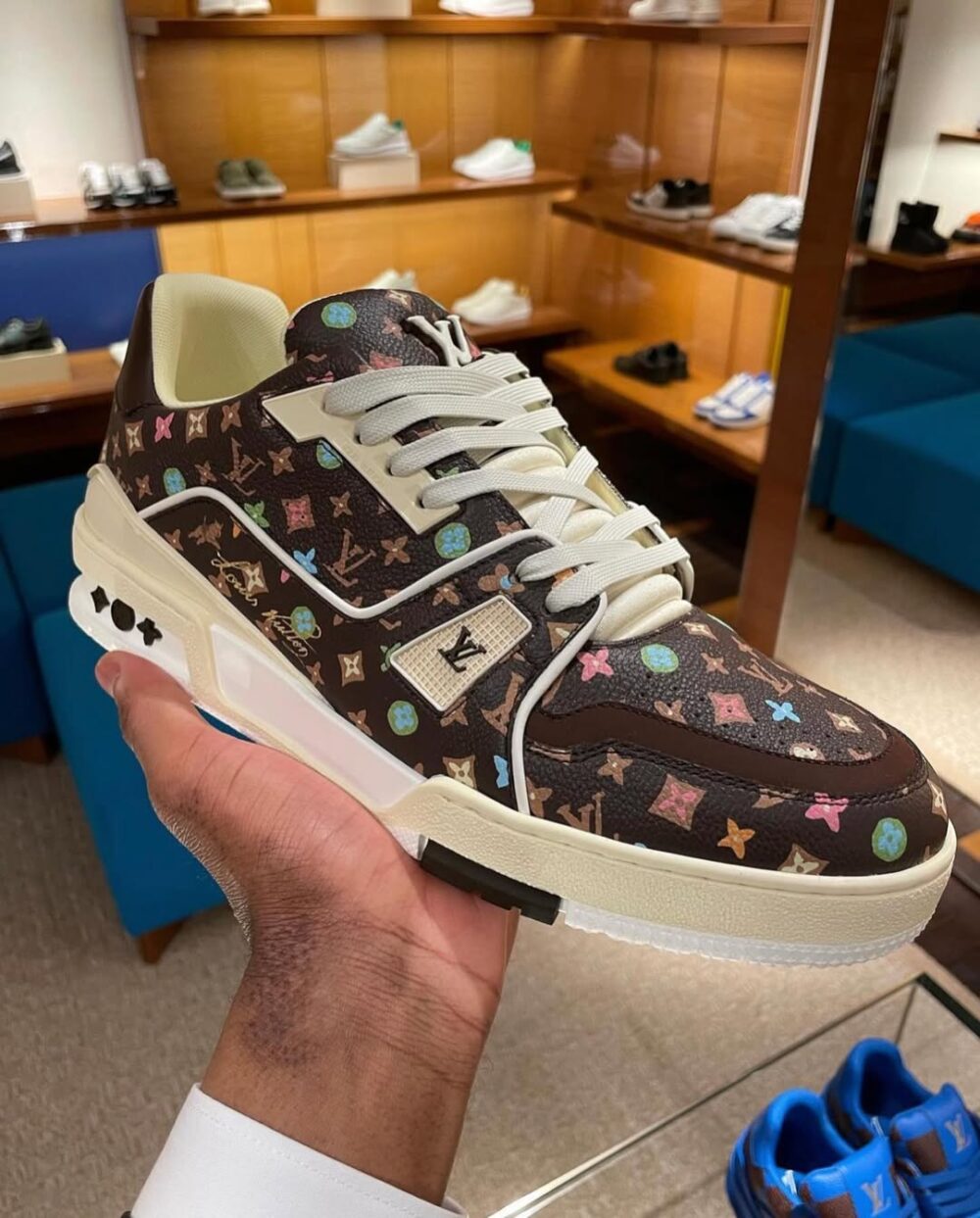 Sneaker