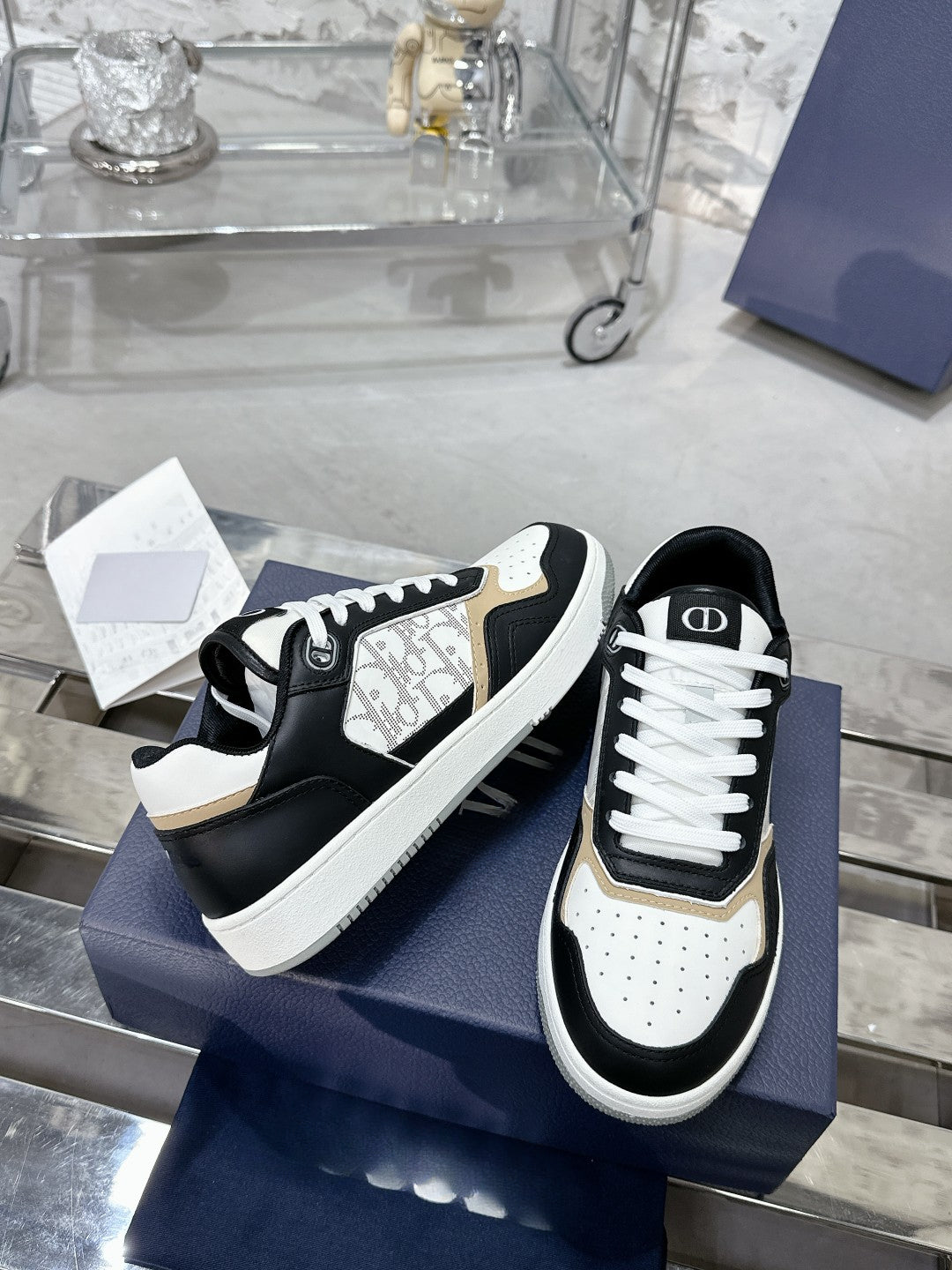 Sneakers