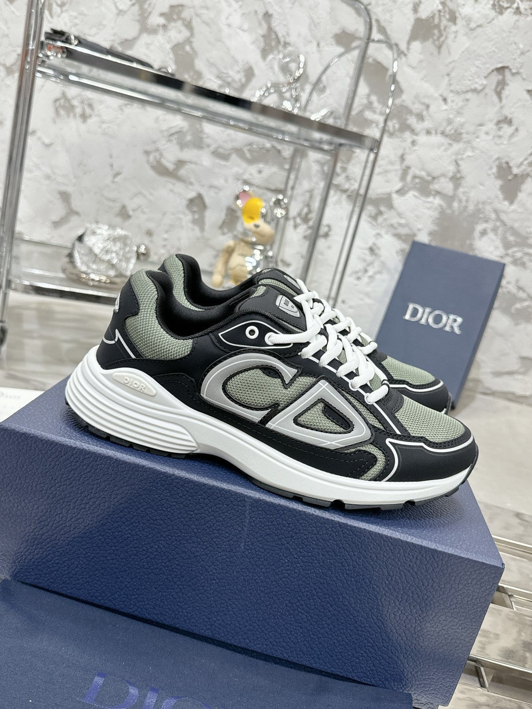 Sneakers