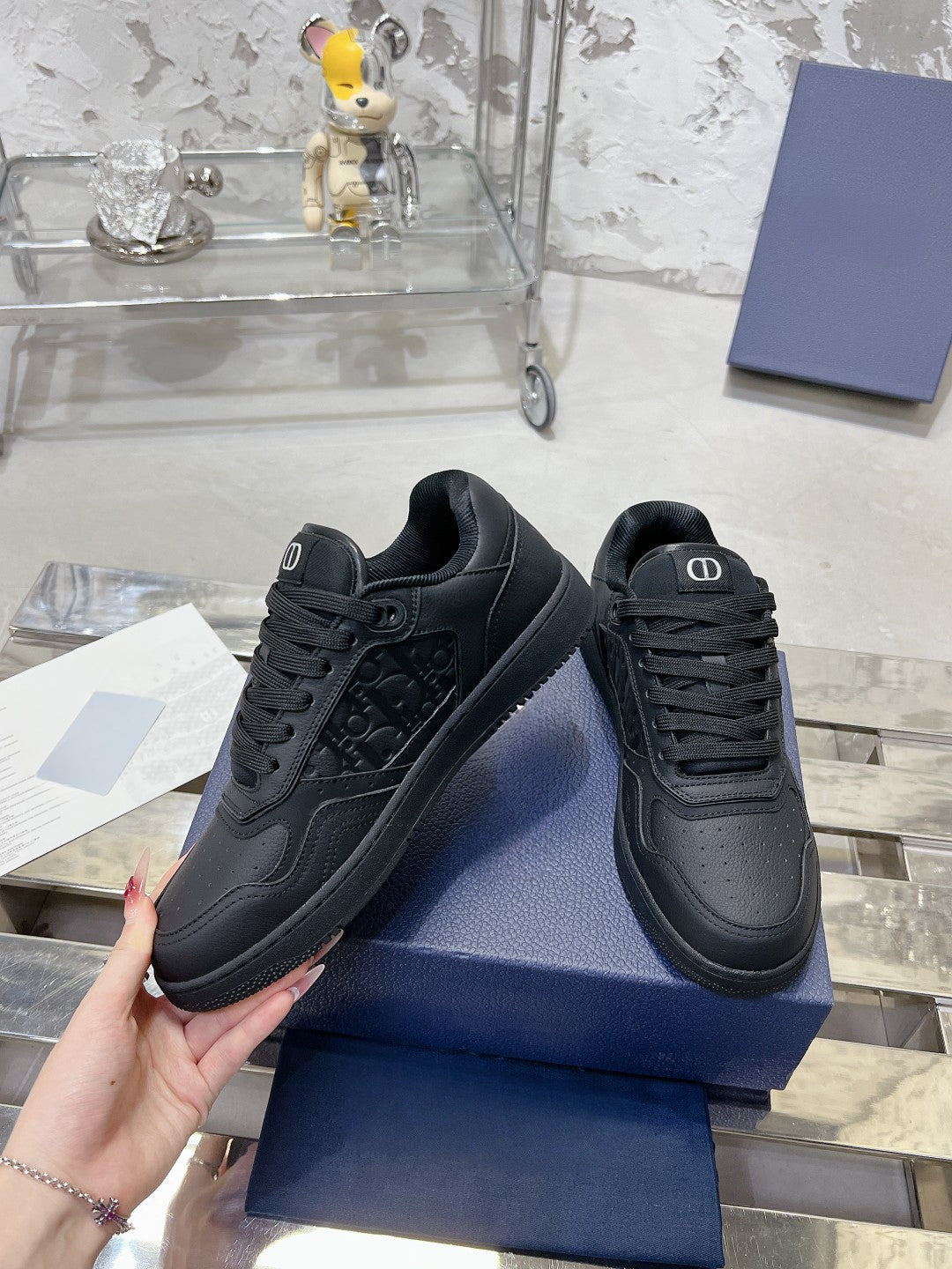 Sneakers