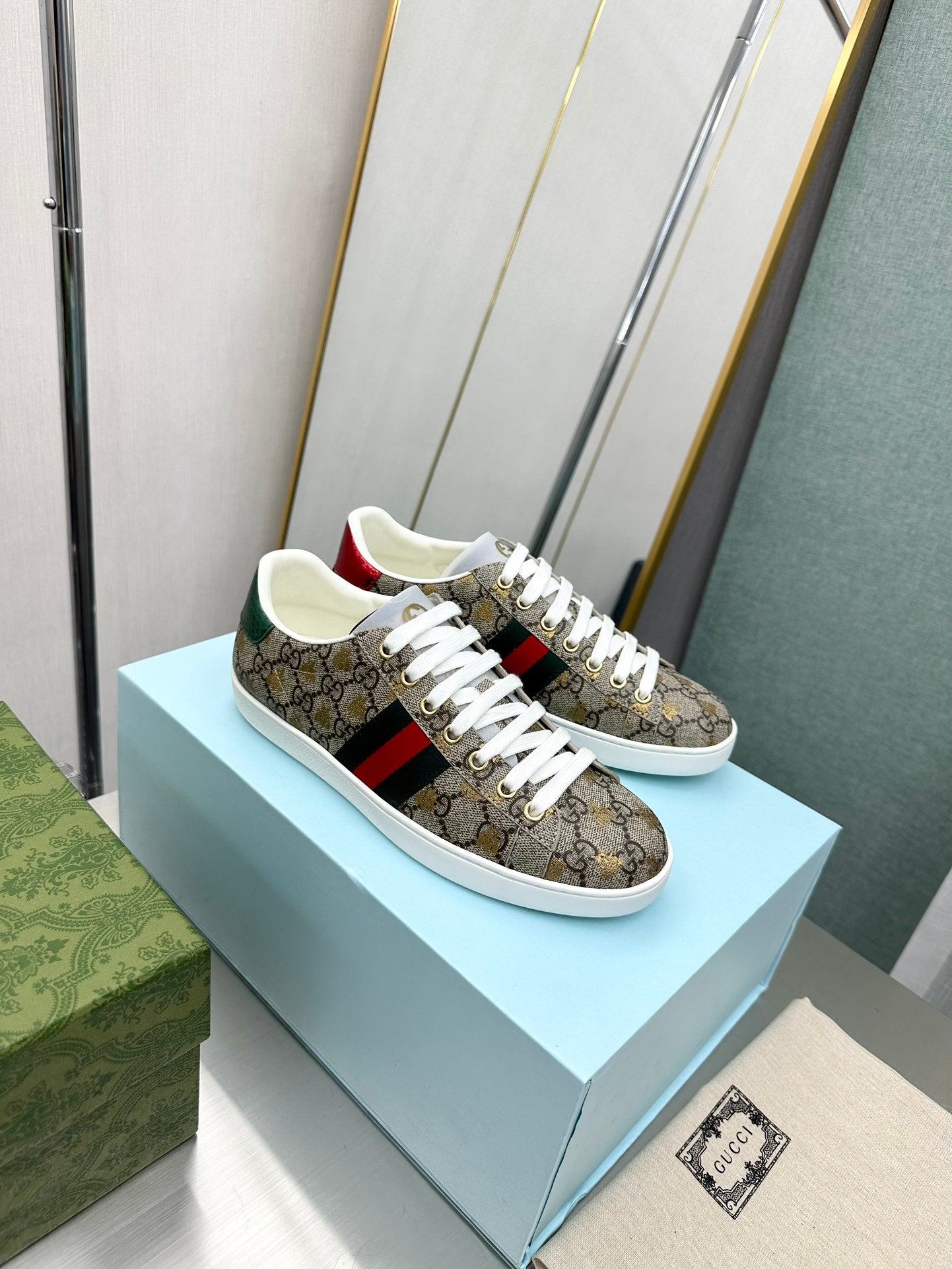 Sneakers