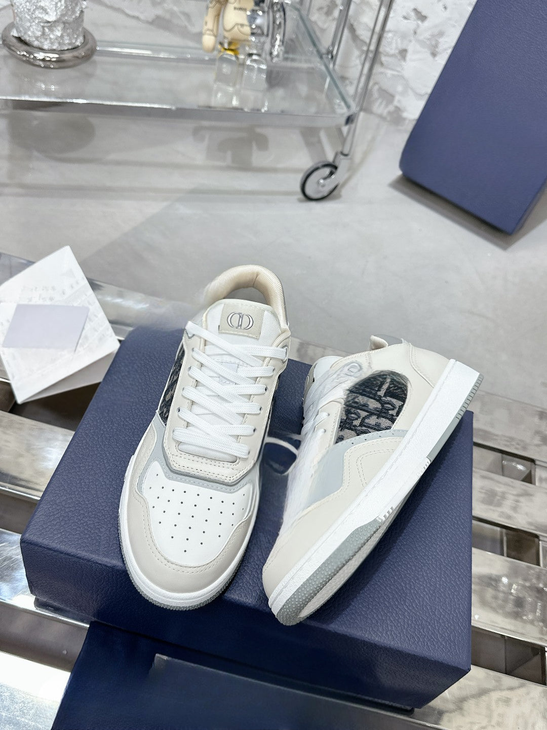 Sneakers