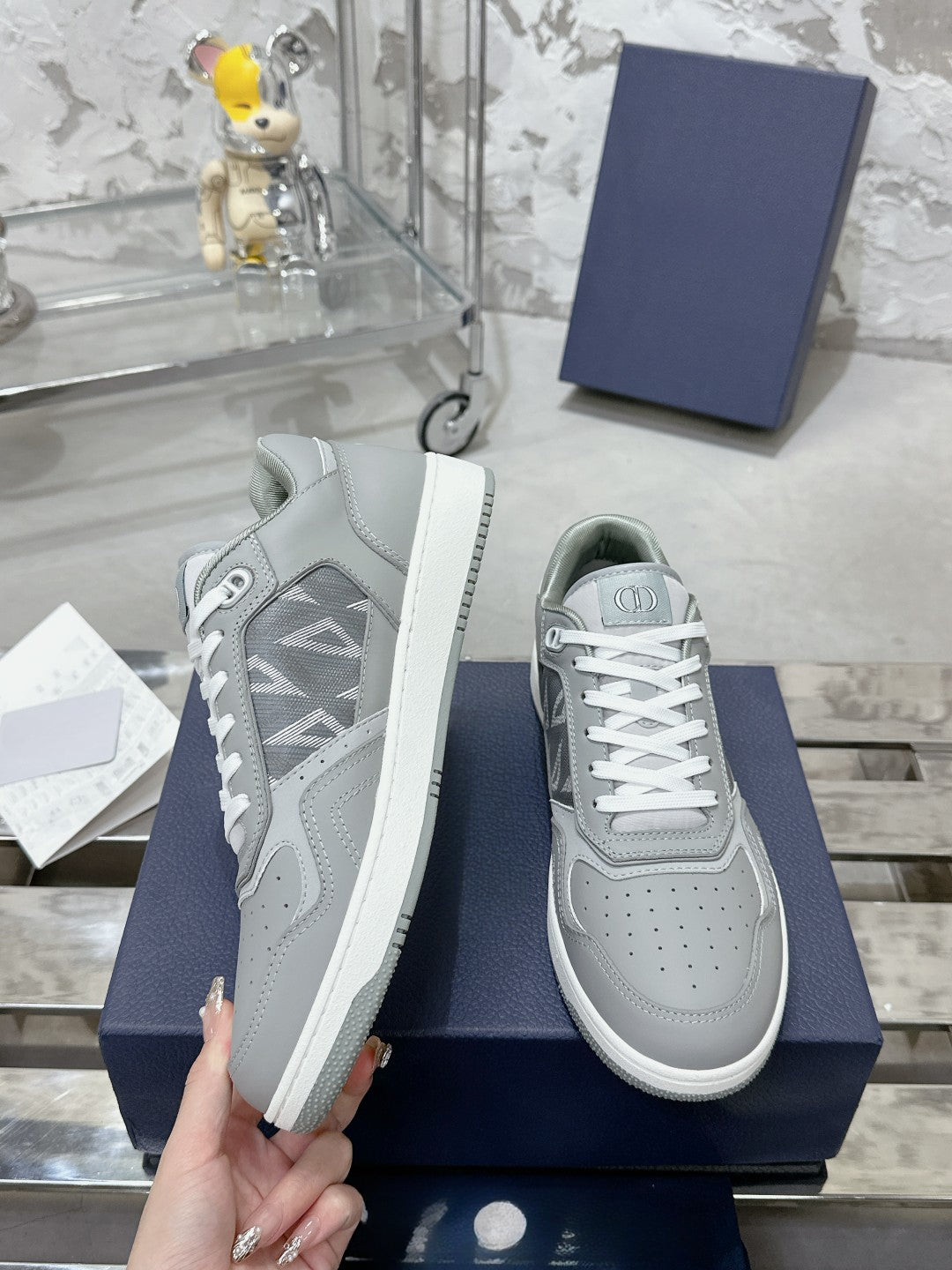 Sneakers