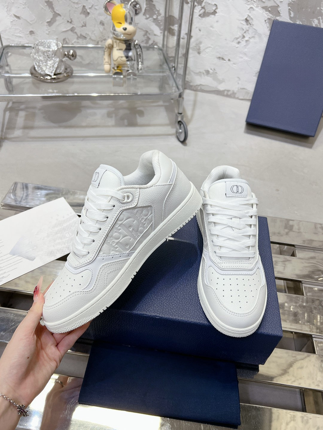 Sneakers