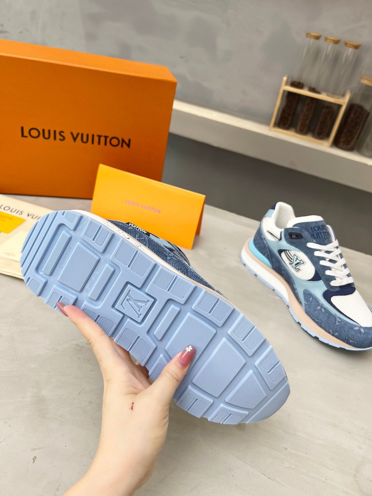 Sneakers