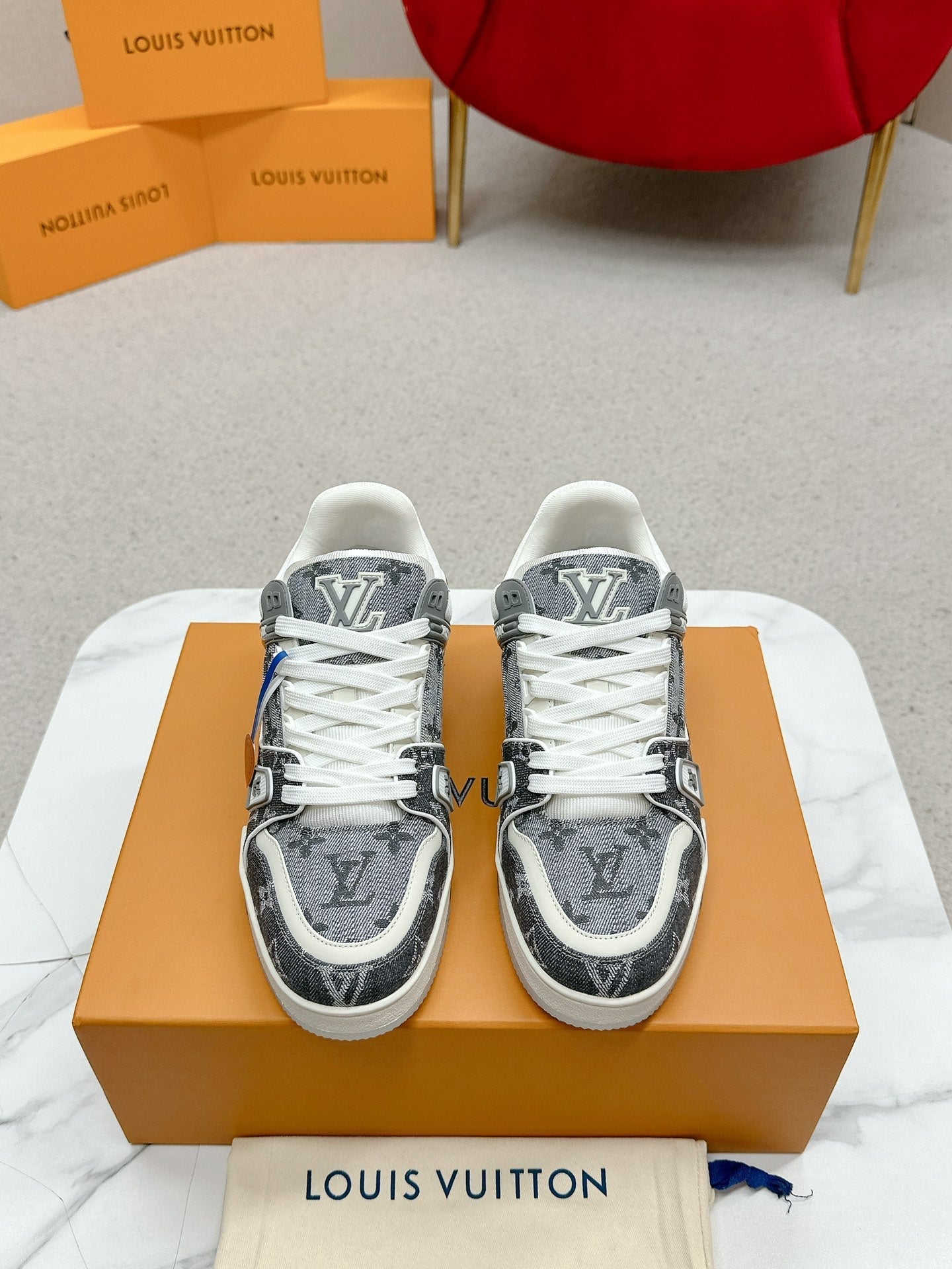 Sneakers