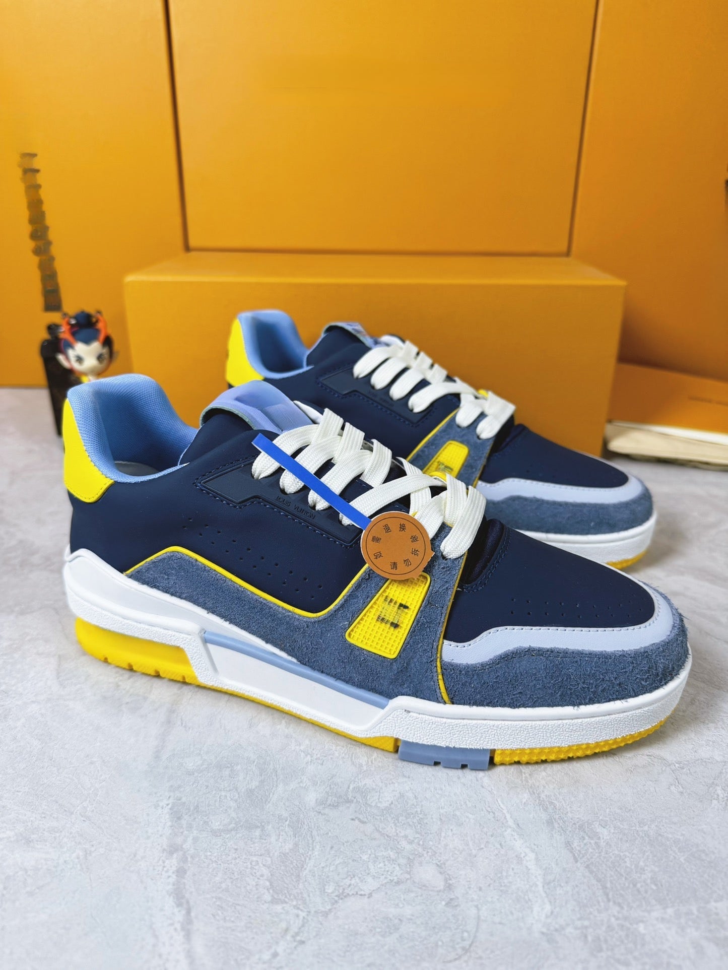 Sneakers
