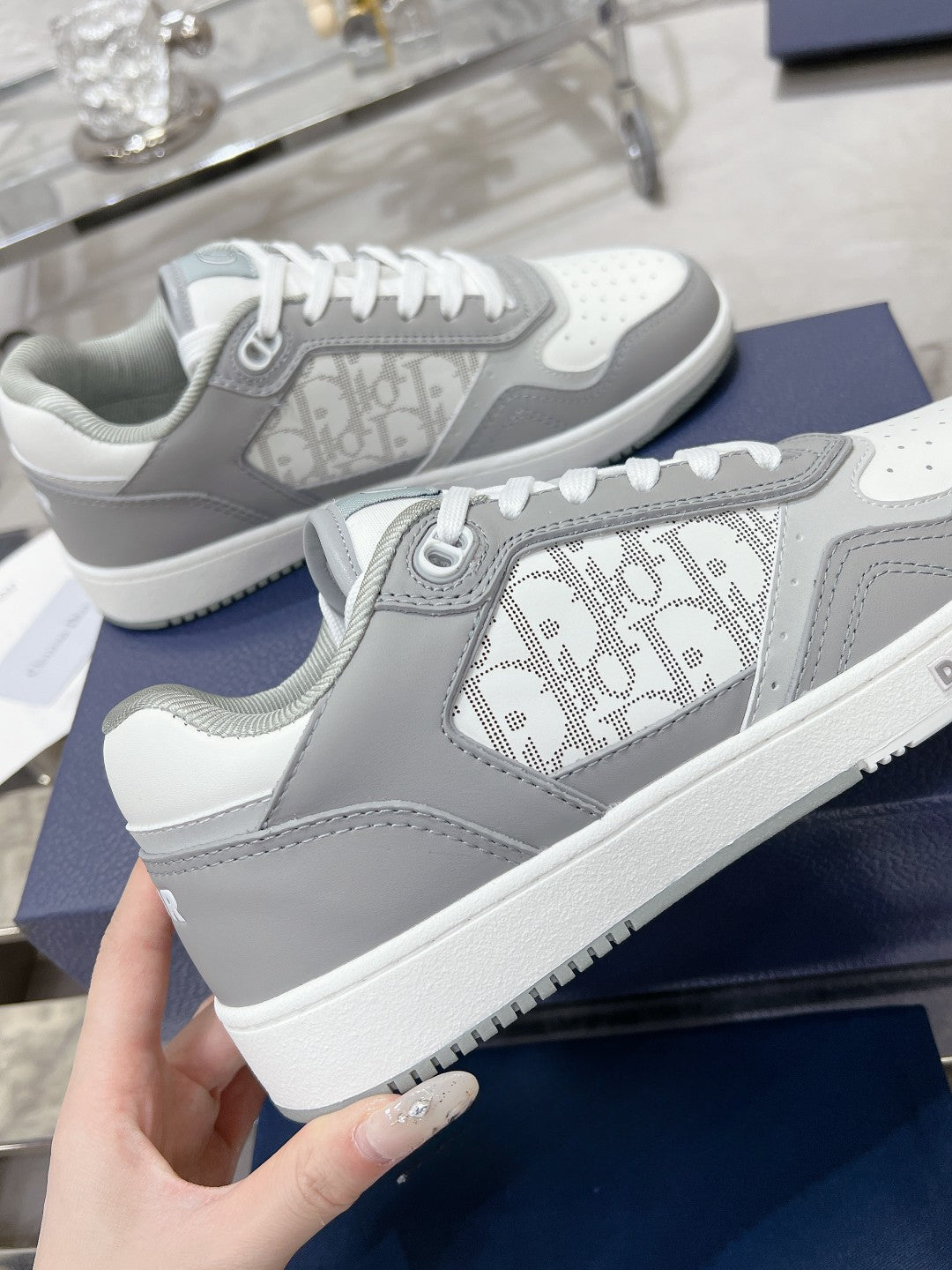 Sneakers