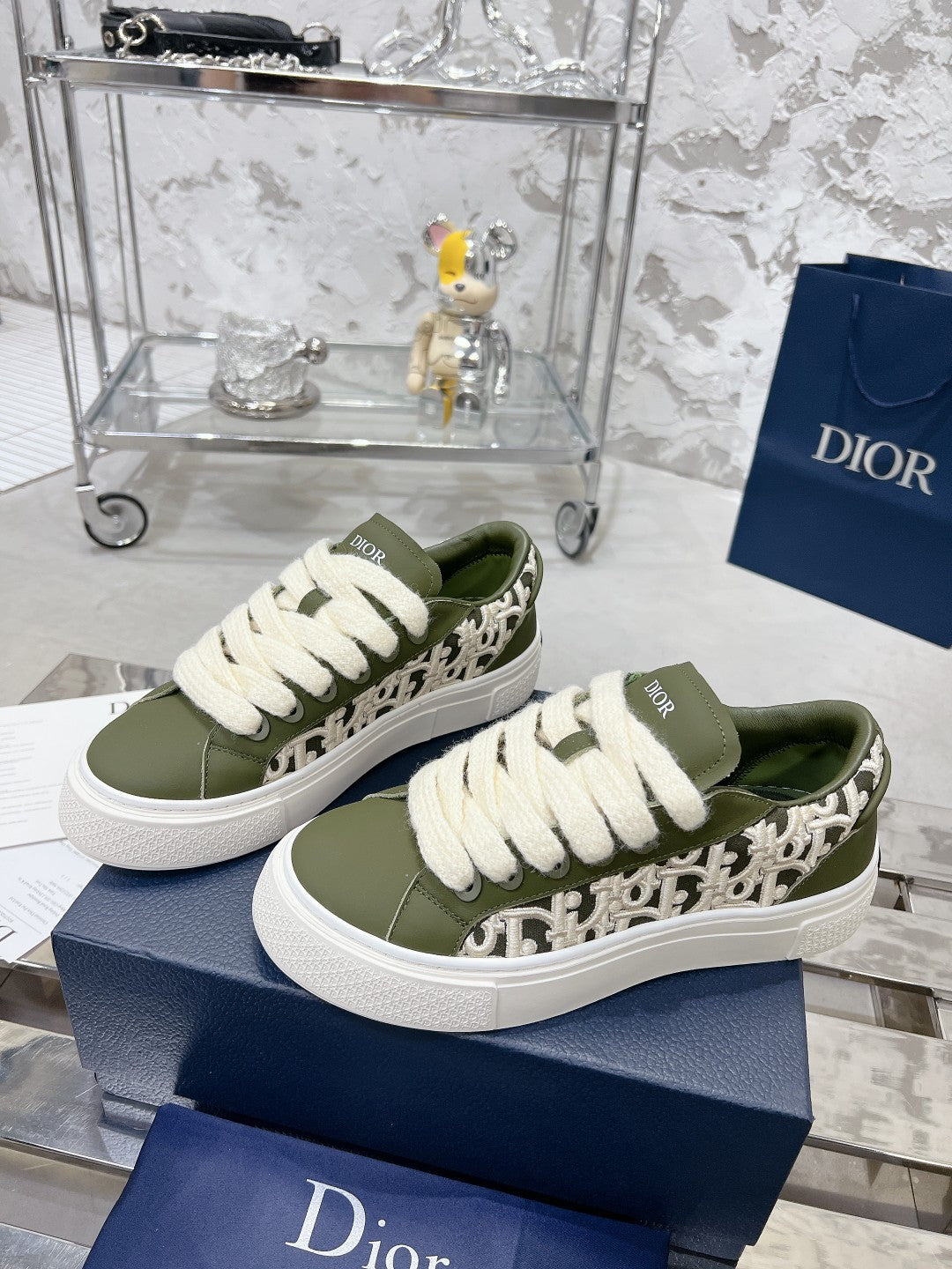 Sneakers