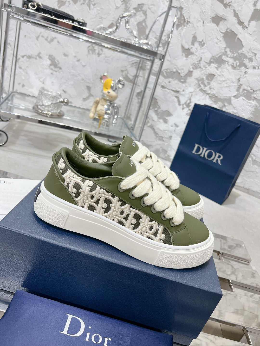 Sneakers