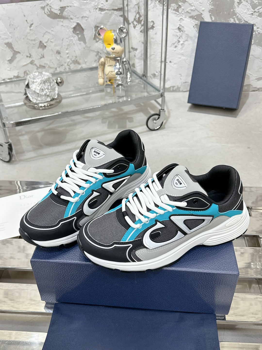 Sneakers