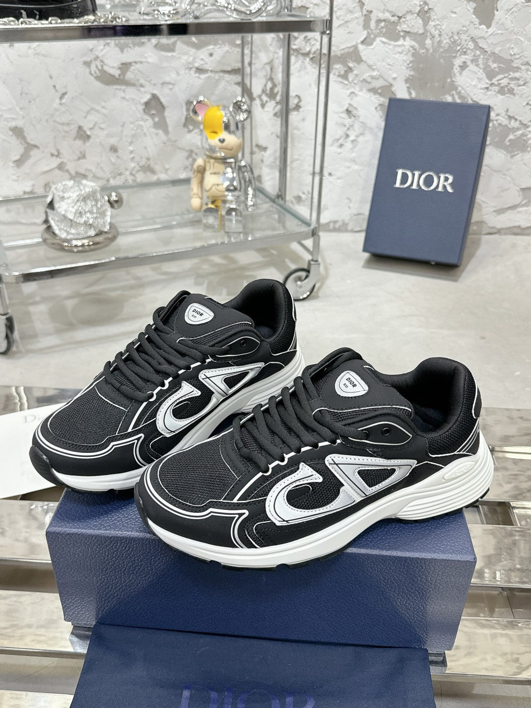 Sneakers
