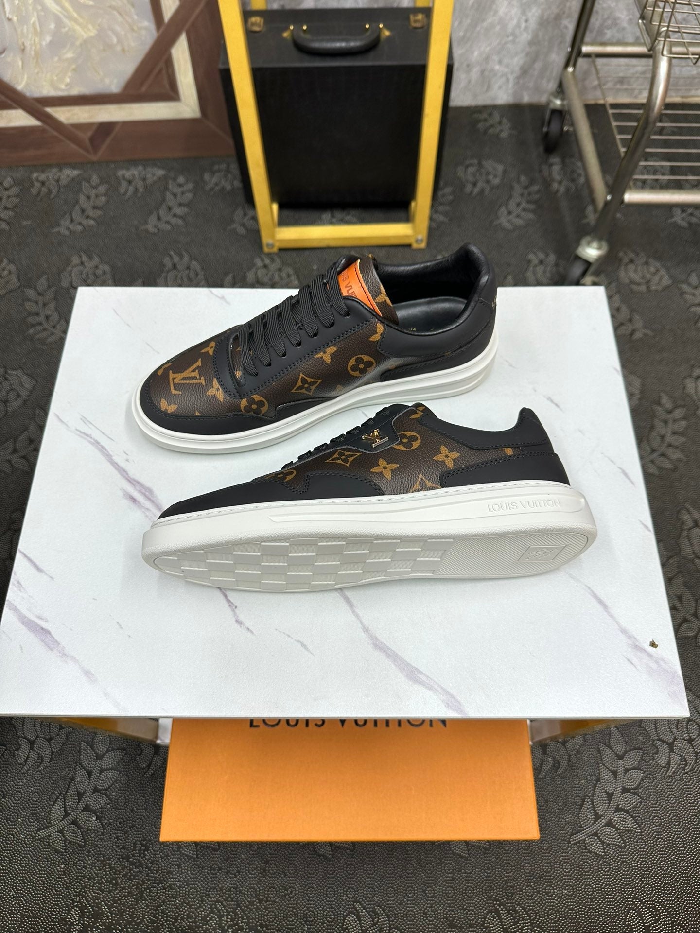 Sneakers