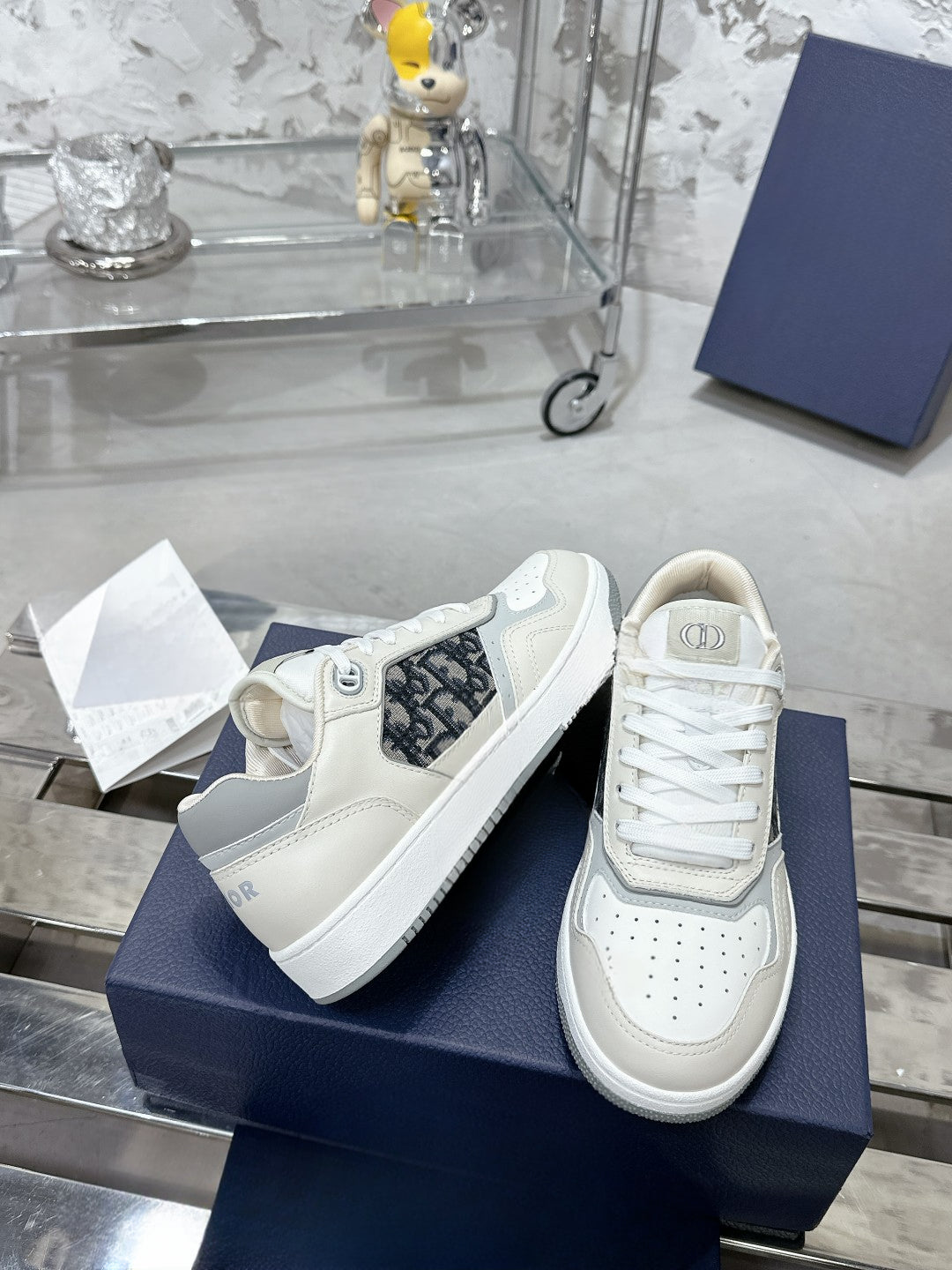 Sneakers
