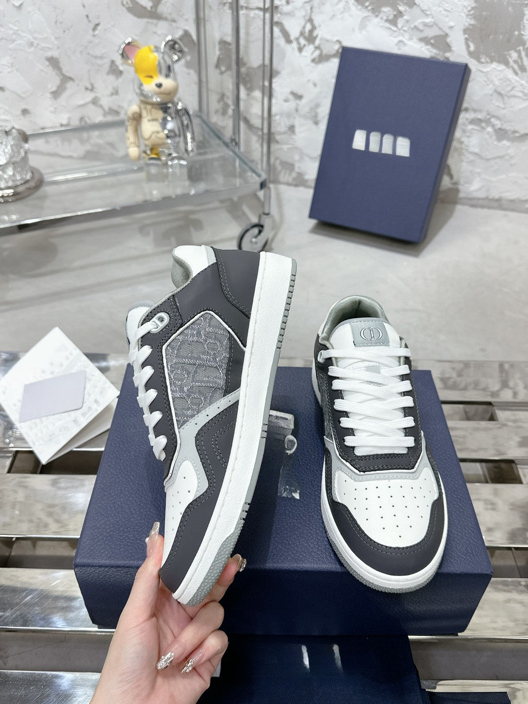 Sneakers