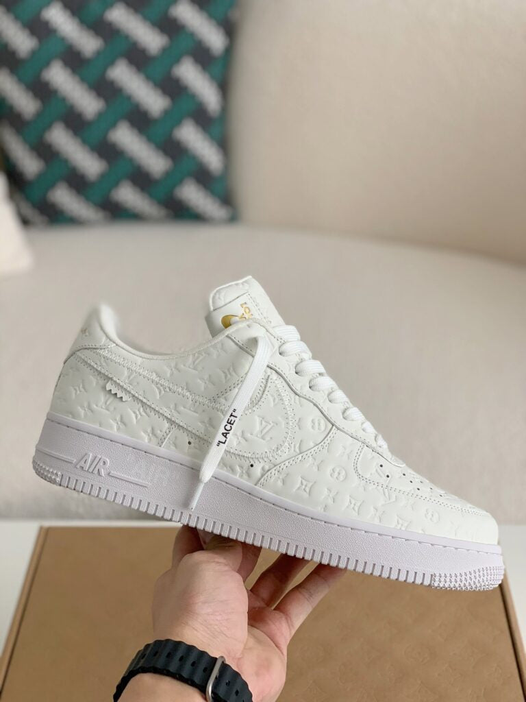 Sneaker