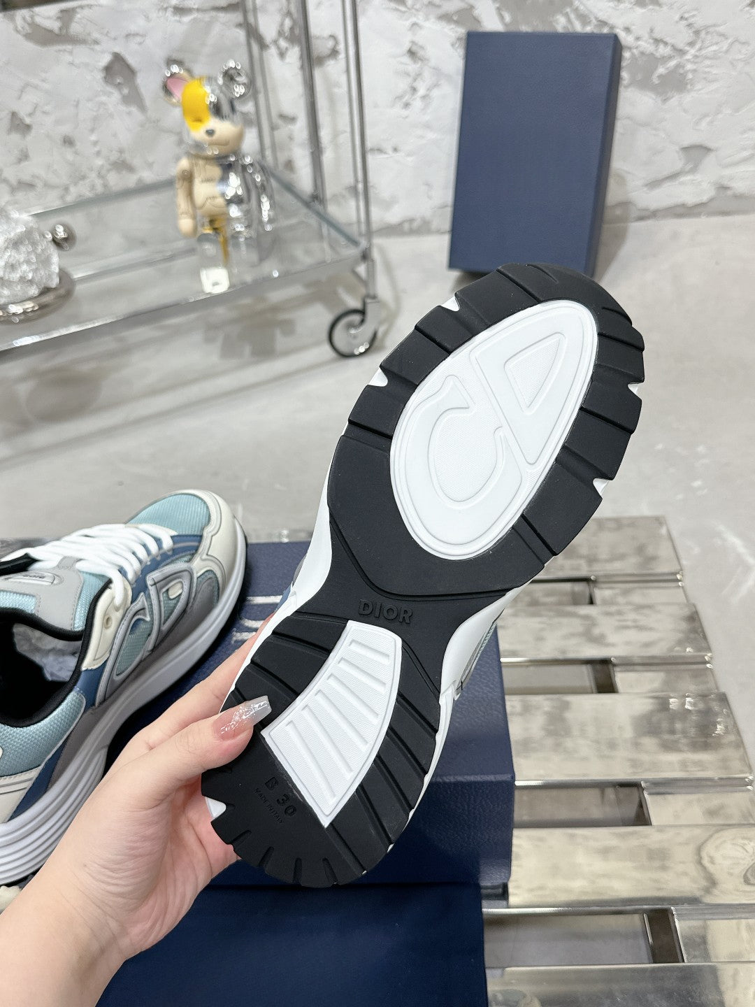 Sneakers