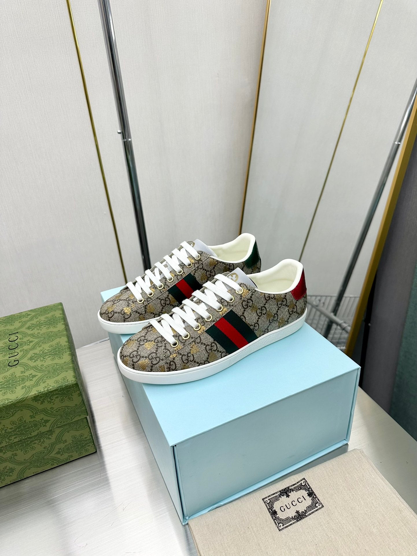 Sneakers