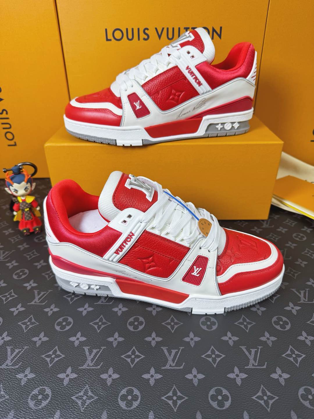 Sneakers