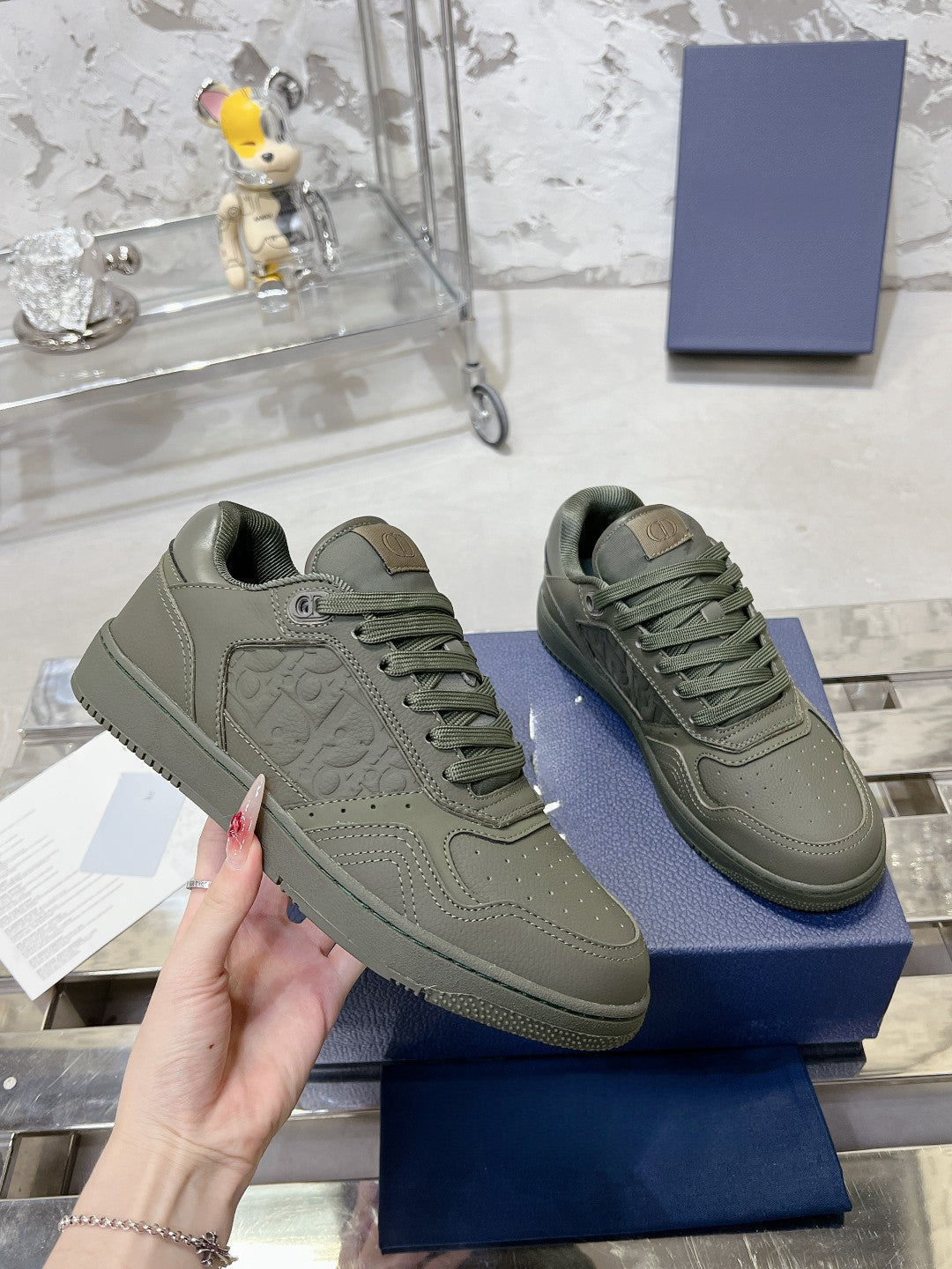 Sneakers